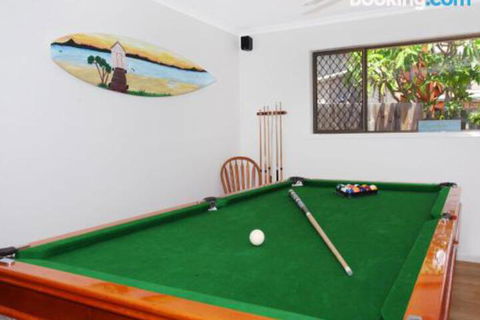 Schirrmann 56 Four Bedroom Home On Canal With Pool Pontoon Aircon & WiFi! - Goulburn Accommodation 6