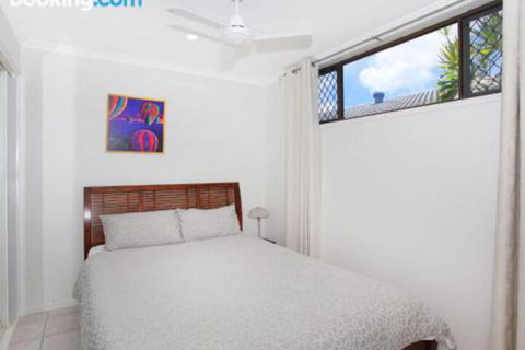 Schirrmann 56 Four Bedroom Home On Canal With Pool Pontoon Aircon & WiFi! - Goulburn Accommodation 4