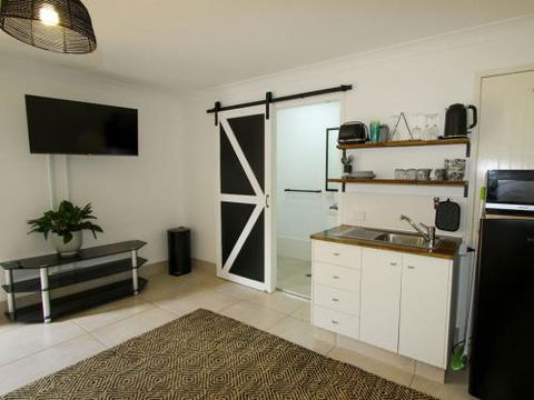 Studio 9 - Goulburn Accommodation 5
