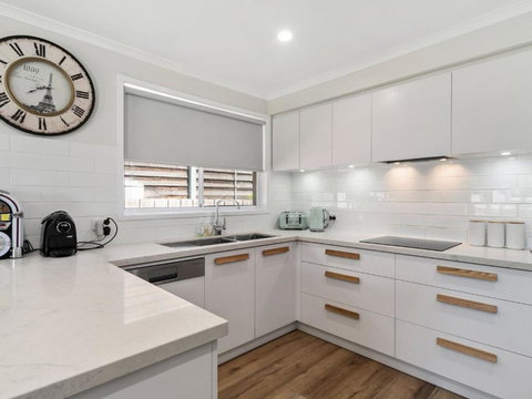 Rosebud Family Escape On Laurens - Goulburn Accommodation 3