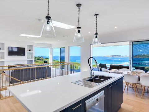 SEASCAPE Bombo 4pm Check Out Sundays - Goulburn Accommodation 5
