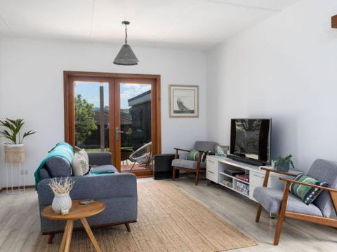 SPINDRIFT Kiama & Surrounds 4pm Check Out Sundays - Goulburn Accommodation 0