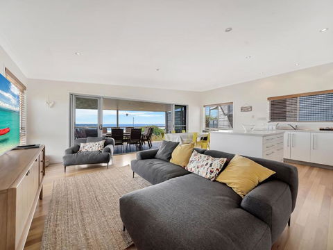 Drift Beach House - Goulburn Accommodation 1