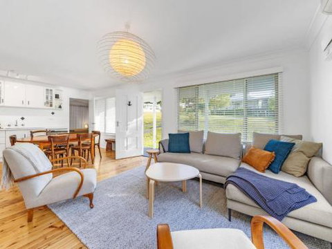 MOBYS At HYAMS Hyams Beach 4pm Check Out Sundays - Goulburn Accommodation 0