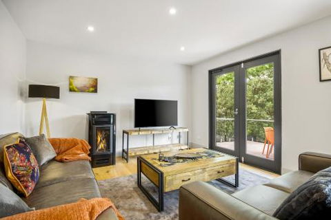 Villa Locarno - Goulburn Accommodation 5