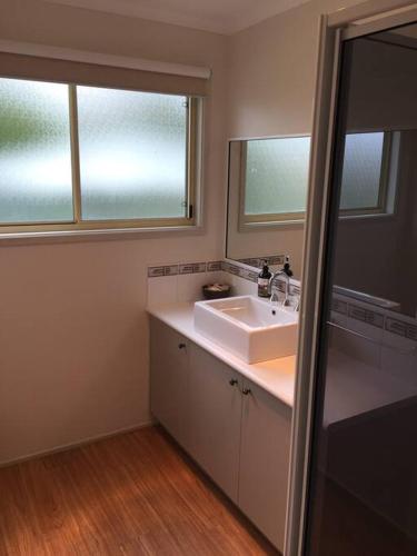 1 Tecoma Avenue Sandy Point - Goulburn Accommodation 3