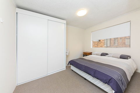 Dolphin Court Unit 1 - Goulburn Accommodation 3