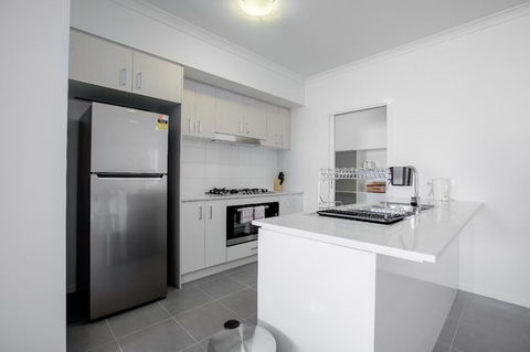 Big Family Fun@ 4 Bedrooms House In Point Cook - Goulburn Accommodation 5