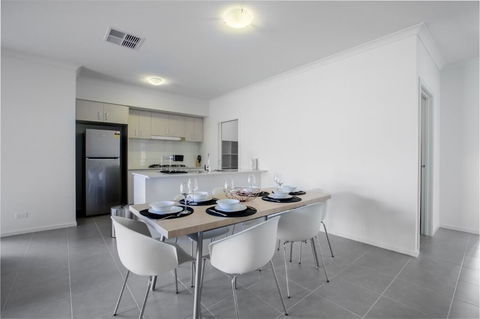 Big Family Fun@ 4 Bedrooms House In Point Cook - Goulburn Accommodation 2