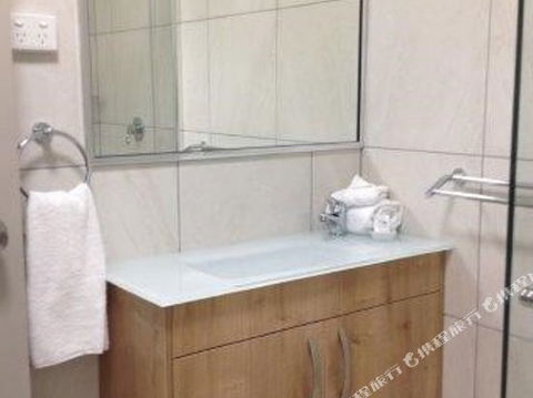 BEST WESTERN CASTLE LODGE MOTEL - Goulburn Accommodation 3
