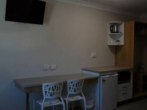 BEST WESTERN CASTLE LODGE MOTEL - Goulburn Accommodation 1