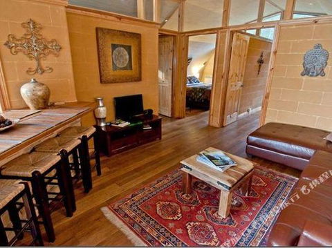 Bruny Island Accommodation 43 Degrees Beachside Studio Spa Apartments (1) - Goulburn Accommodation 2