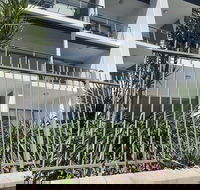 Magnetic Blue Waterfront Apartments - Goulburn Accommodation