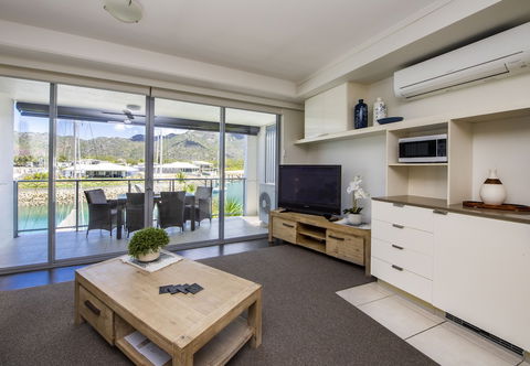 Magnetic Blue Waterfront Apartments - Goulburn Accommodation 6