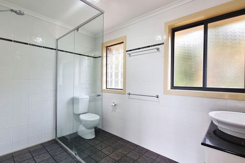 A Vista, Townhouse 1 - Goulburn Accommodation 4