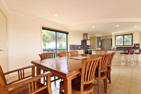 A Vista, Townhouse 1 - Goulburn Accommodation 3