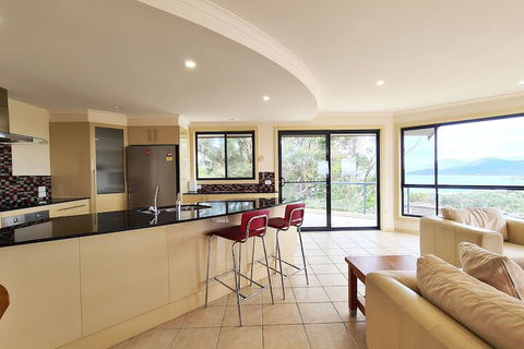 A Vista, Townhouse 1 - Goulburn Accommodation 1
