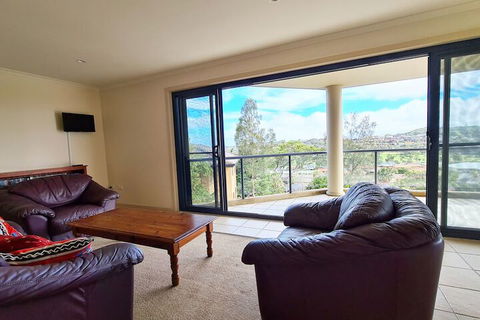 A Vista, Townhouse 1 - Goulburn Accommodation 2