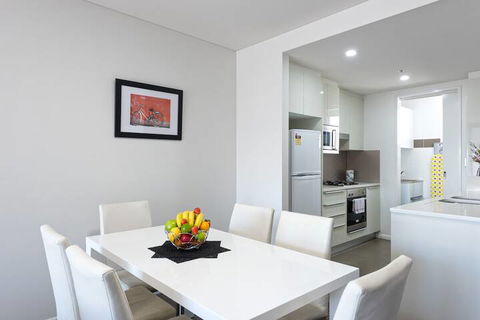 Astra Apartments Miller Street - Goulburn Accommodation 3