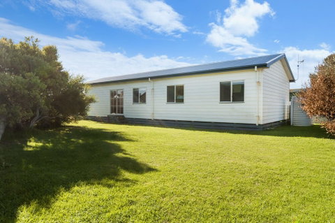 Julieanne - Goulburn Accommodation 0