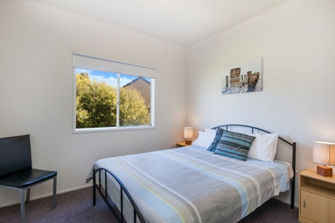 Julieanne - Goulburn Accommodation 3
