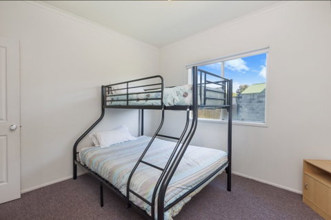 Julieanne - Goulburn Accommodation 2