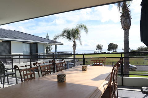 Hi Surf Unit 3 - Goulburn Accommodation 1
