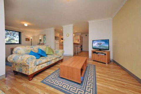 2 Bedroom Apartment Carindale - Goulburn Accommodation 5