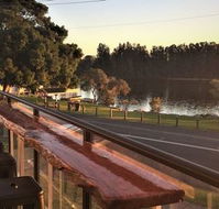 Wallis View Lakeside Family Retreat - Goulburn Accommodation