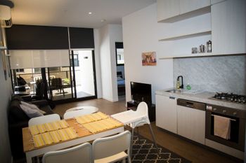 Modern Apartment With Pool & Spa - Goulburn Accommodation 6
