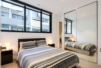 Modern Apartment With Pool & Spa - Goulburn Accommodation 2