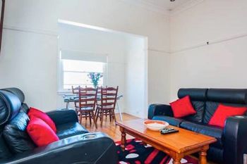 Coogee Apartment - Goulburn Accommodation 2