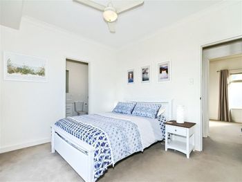 Modern Seaside Sanctuary - Goulburn Accommodation 1