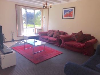 Caves Cottage - Goulburn Accommodation 4