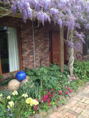 Wisteria Lodge - Goulburn Accommodation 4