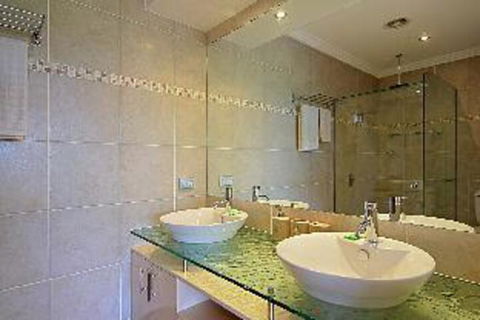 A PERFECT STAY 3 James Cook Apartments - Goulburn Accommodation 1