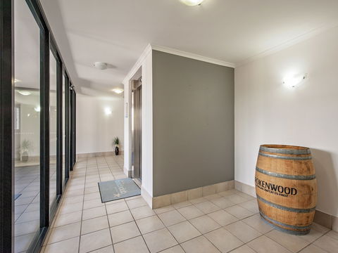 Shoal Bay Beachclub Apartments - Goulburn Accommodation 0