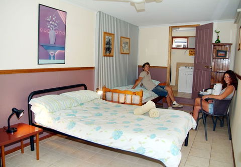 Woolshed Eco Lodge - Goulburn Accommodation 5