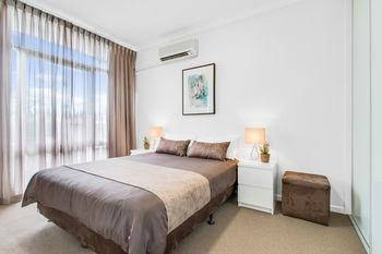 Adelaide DressCircle Apartments - Ward St - Goulburn Accommodation 1