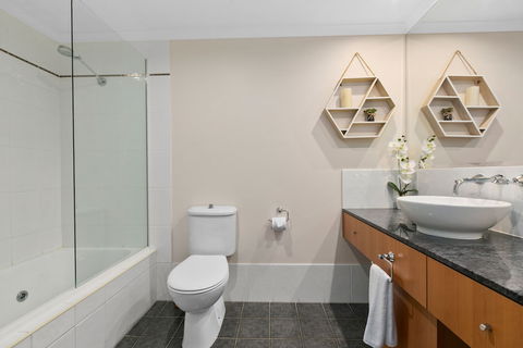 Poolside Apt In Alamanda Beachfront Resort 41 - Goulburn Accommodation 6