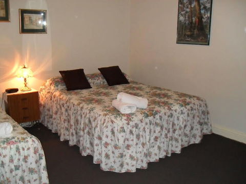 Aaron Cottage - Goulburn Accommodation 0