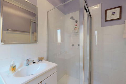 Arcadia Cottage - Goulburn Accommodation 7