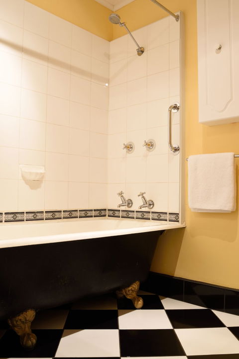 Apartments Downtown - Goulburn Accommodation 3