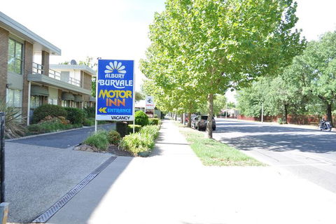 Albury Burvale Motor Inn - Goulburn Accommodation 1