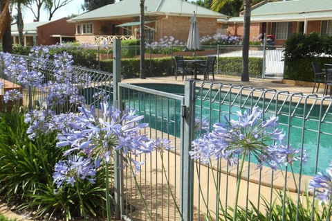 Commercial Golf Resort - Goulburn Accommodation 4