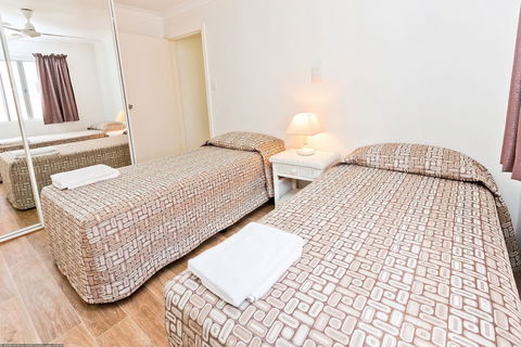 Silver Sands Apartments - Goulburn Accommodation 6