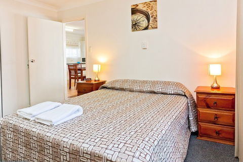 Silver Sands Apartments - Goulburn Accommodation 3
