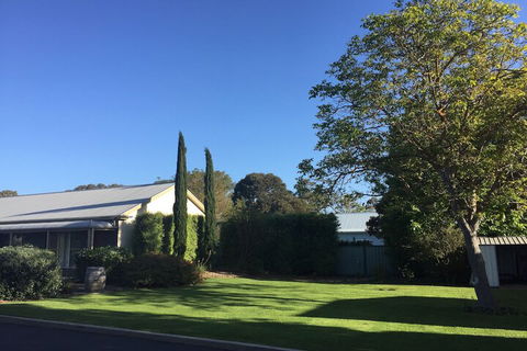 Alexander Cameron Suites - Goulburn Accommodation 1