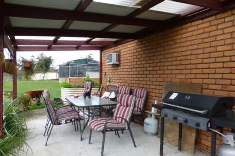 Quamby Pines Chalet - Goulburn Accommodation 2