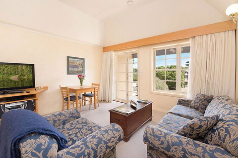 Vineyard Cottages - Goulburn Accommodation 2